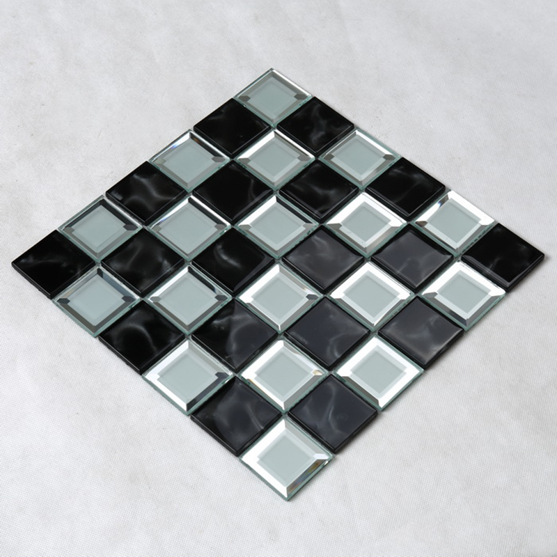 Cozinha banheiro preto e branco borda chanfrada espelho vidro mosaico parede telha xadrez