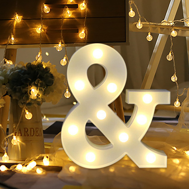 Alfabeto letra luzes LED Light Up letras de plástico branco em pé pendurado A-M u0026
