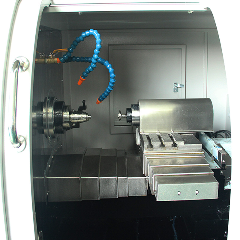 Uso de máquina de costura cnc torno automático industrial