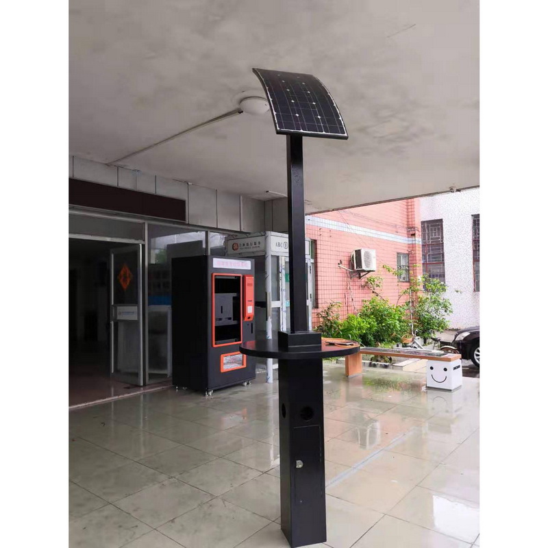Estação de carregamento de rua vertical de painel solar de alta qualidade para dispositivos móveis