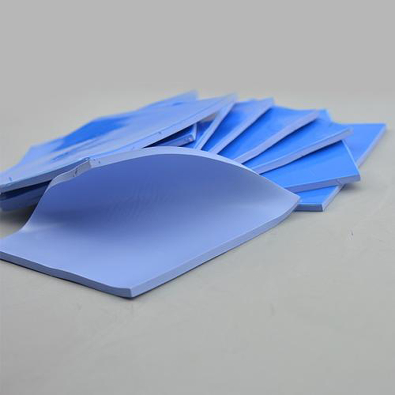 Que tipo de efeito o desempenho do parâmetro do filme de silício termicamente condutivo causar?