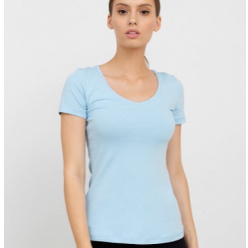 T-shirt de ajuste magrona luz azul