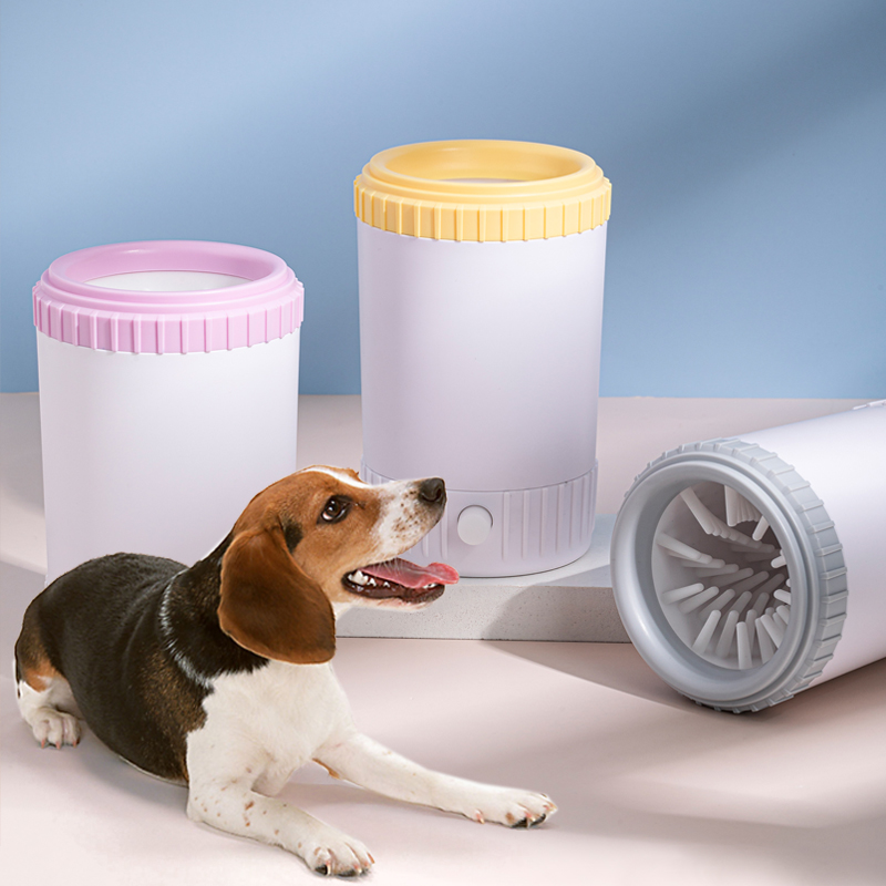 Limpador de pata de lavadora de pés portáteis para cães pequenos e médios com cerdas de silicone macias