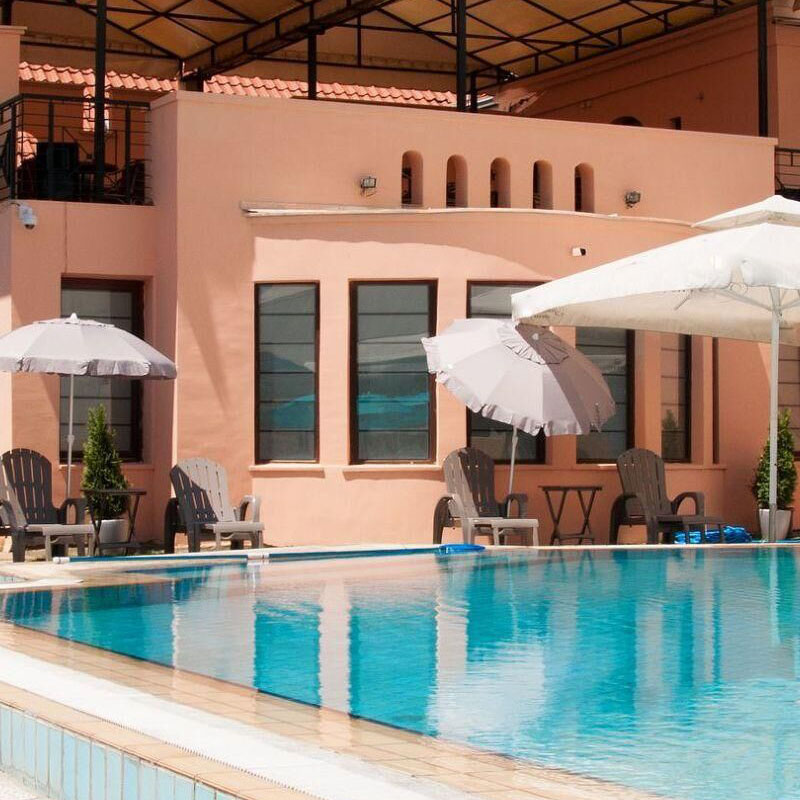 Cinco coisas a considerar ao adicionar uma piscina ao seu quintal