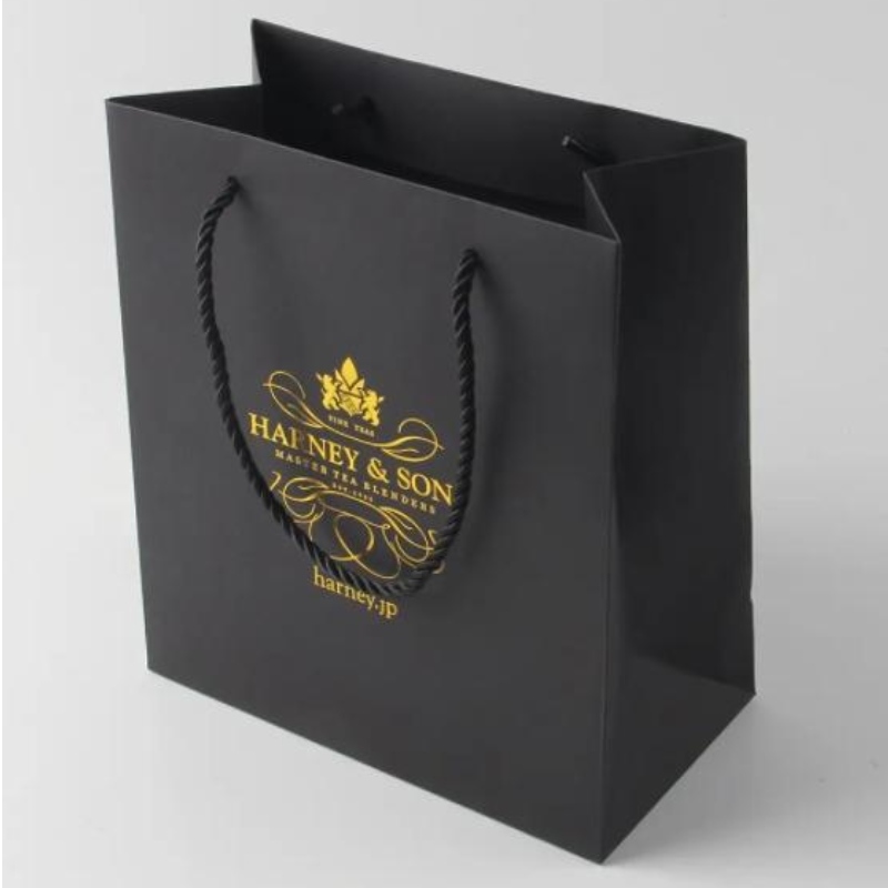 Luxo Black Packaging Sacos de papel Impresso LOGO CLOUS DE VENDO DE COMPRAS Bolsa de papel de vinho de joalheria