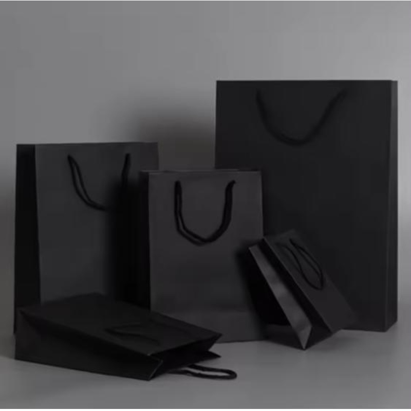 Luxo Black Packaging Sacos de papel Impresso LOGO CLOUS DE VENDO DE COMPRAS Bolsa de papel de vinho de joalheria