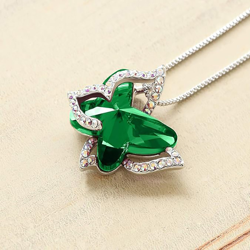 Esmeralda Radiance Estrela Pingente Borboleta Birthstone Colar De Cristal - Tom prateado com 18”+Corrente de 2” - Colar Dia das Mães Aniversário Aniversário Natal - Presentes para mulheres, meninas, filhas