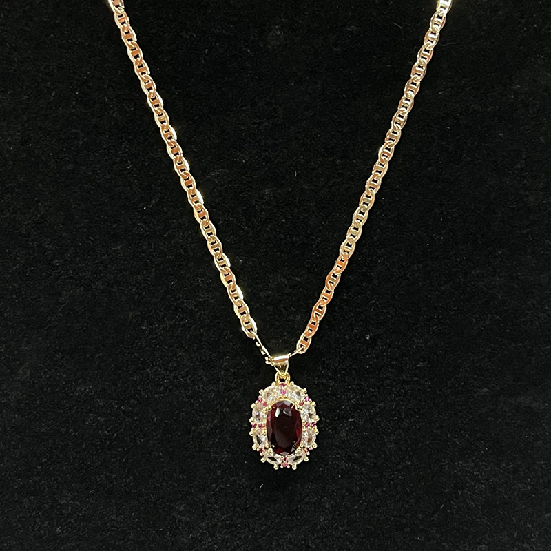 Colar Royal Ruby Halo com diamante & Acentos de safira rosa em uma corrente de ouro de 14k