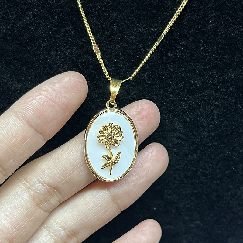 Ouro-Colar de pingente floral banhado com mãe-de-Embutido de pérola por elegância atemporal e luxo cotidiano