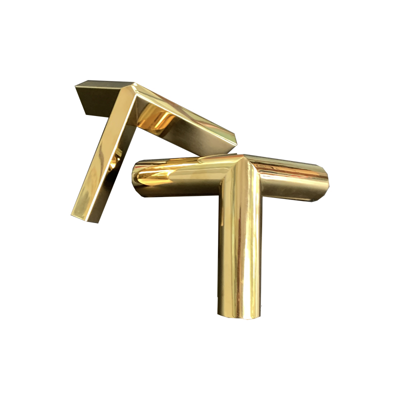 Zotye aço inoxidável em ouro eletroplatado triangular três-Ornamento de suporte oco dimensional