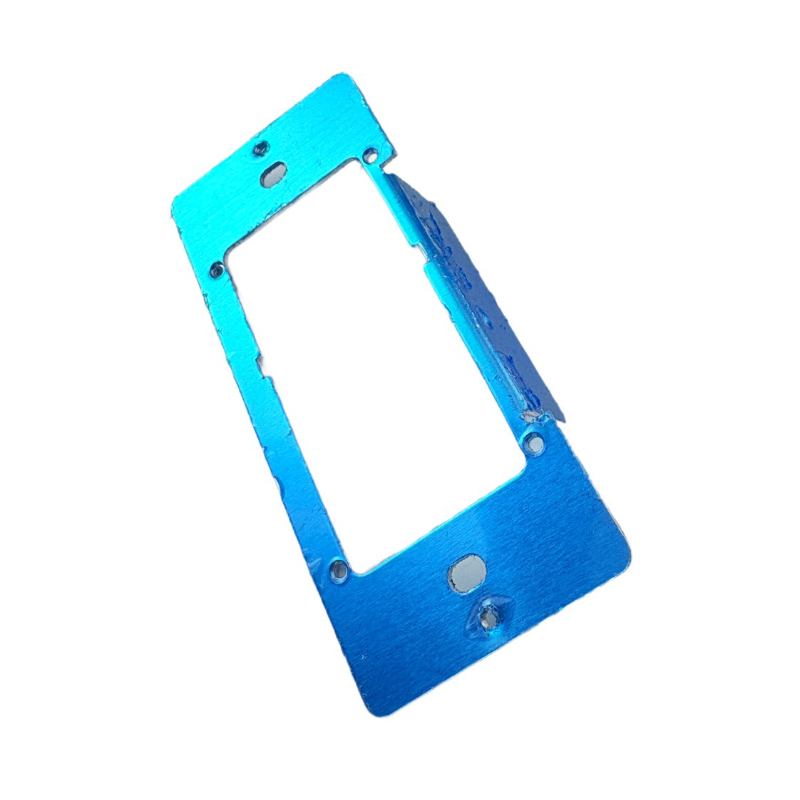 Suporte metálico para dispositivos eletrônicos