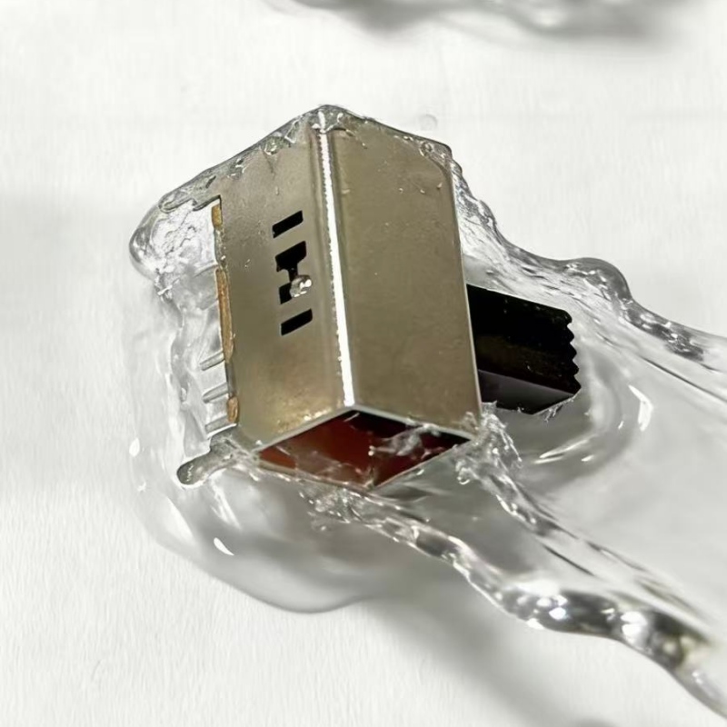 IP67 vs IP68: O que\\Qual é a verdadeira diferençanas classificações de proteção de interruptores à prova d\'água?